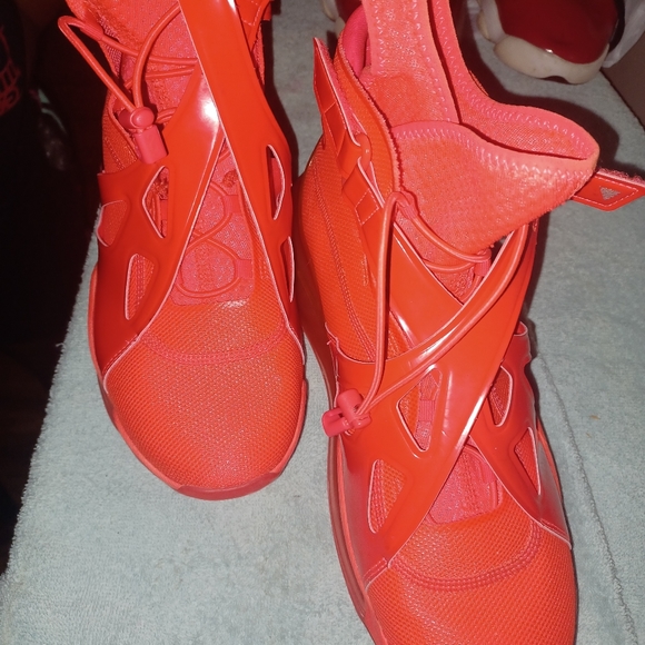 New Jordan Air Latitude 720 - Picture 5 of 6